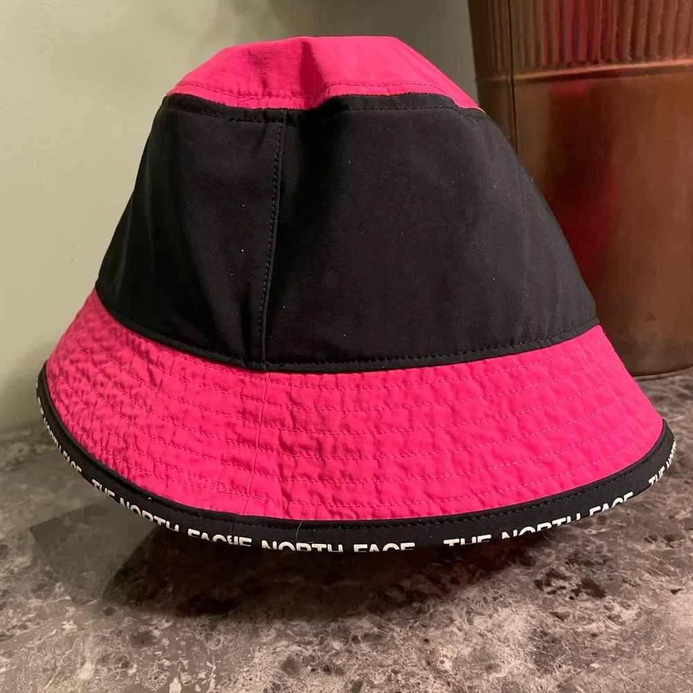 The‎ North Face Women Hot Pink and Black Bucket Hat